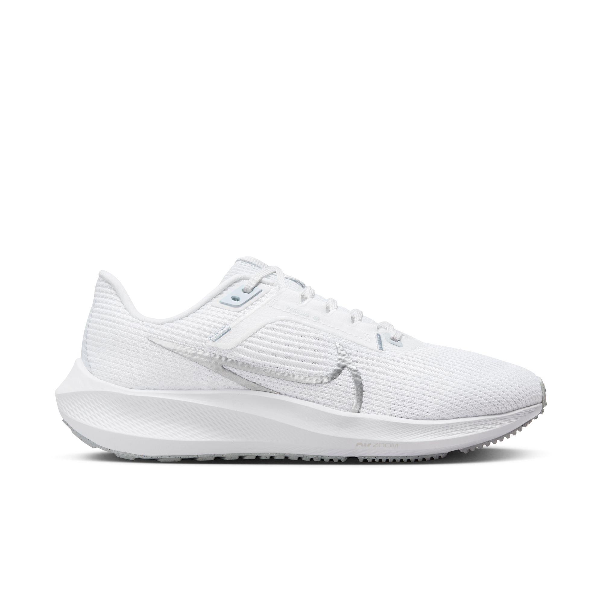 Zoom pegasus black and hotsell white womens